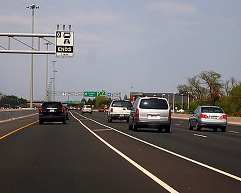 Imagen de la pregunta 2: Los vehículos en la vía